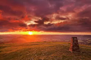 Tranquil Collection: Sunrise on Great Ridge, Mam Tor, Hope Valley, Peak District National Park, Derbyshire, England