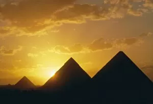 Egypt Collection: Sunset, the Pyramids, Giza, UNESCO World Heritage Site, Cairo, Egypt, North Africa