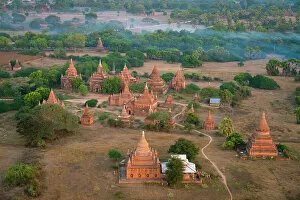 Tourist Attractions Collection: Temples, Bagan (Pagan), UNESCO World Heritage Site, Myanmar (Burma), Asia