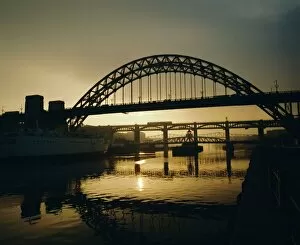 Sun Rise Gallery: Tyne Bridge, Newcastle-upon-Tyne, Tyneside, England, UK, Europe