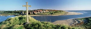 Spiritualism Collection: View of the village of Alnmouth with River Aln flowing into the North Sea