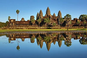 Temples Gallery: Reflection of Angkor Wat Temple in lake, Siem Reap, Cambodia
