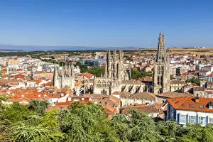 Cathedral of Saint Mary of Burgos and city skyline, Burgos, Castile and Leon, Spain