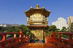Pagoda Collection: China, Hong Kong, Diamon Hill, Nan Lian Gardens. The Pavillion of Absolute Perfection