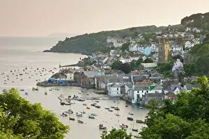 Villages Collection: The Cornish town of Fowey on the Fowey Estuary, Cornwall, England. Summer