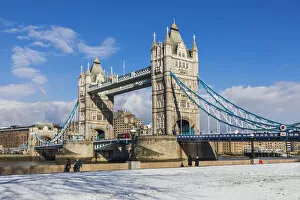 England, London, Southwark, Tower Bridge and Potters Field in the Snow