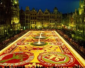 Belgium Collection: Grand Place / Floral Carpet (Tapis des Fleurs), Brussels, Belgium
