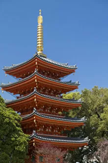 Pagoda Collection: Pagoda at Tocho-ji Temple, Fukuoka, Kyushu, Japan