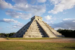 Mayan Ruins Collection: Temple of Kukulkan, El Castillo, Chichen Itza, Yucatan, Mexico