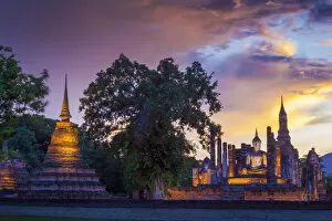 Pagoda Collection: Thailand, Sukhothai province, Sukhothai, UNESCO World Heritage site