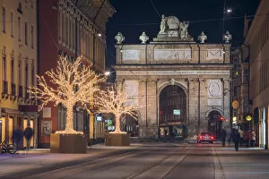 Triumphal Arch Collection: The Triumphal Arch of Innsbruck with the christmas lights, Tyrol, Austria, Europe