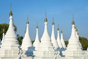 Pagoda Collection: White pagodas at Sanda Muni pagoda, Mandalay, Mandalay Region, Myanmar