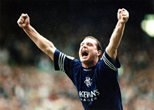 <b class=qtipBold><figcaption>Soccer - Rangers - Ibrox</figcaption></b><br>Paul Gascoigne, Rangers<br><em>© Rangers FC - All Rights Reserved</em> Soccer - Rangers - Ibrox