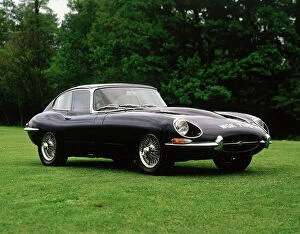 classic british sports cars/1968 jaguar e type