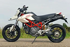 Style Gallery: Ducati Hypermotard 1100