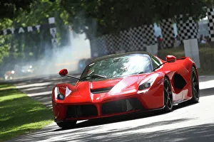 <b class=qtipBold><figcaption>Ferrari LaFerrari 2015 Red & black</figcaption></b><br><em>© www.carphoto.co.uk</em> Ferrari LaFerrari 2015 Red & black