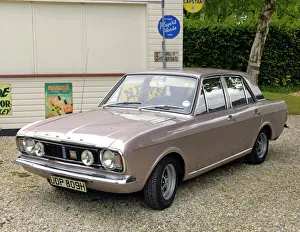 <b class=qtipBold><figcaption>Ford Cortina 1600E</figcaption></b><br><br><em>© www.carphoto.co.uk</em> Ford Cortina 1600E