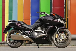 Twin Gallery: Honda DN01 680cc Auto