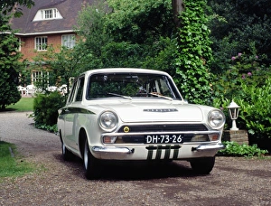 <b class=qtipBold><figcaption>Lotus Ford Cortina MkI</figcaption></b><br> Lotus Ford Cortina MkI