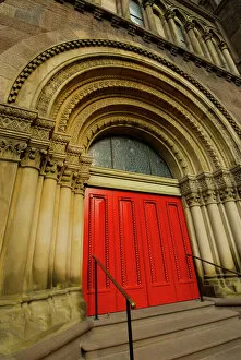 Step Gallery: Church of the Holy Trinity Episcopal churchs red door in Rittenhouse Square