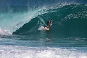 Refreshing Gallery: USA; Hawaii; Oahu; Sufers in Action at the Pipeline on the North Coast of Oahu