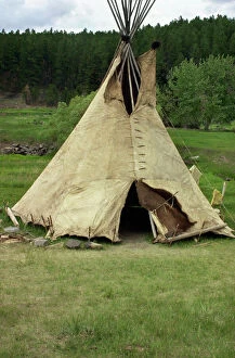 Reconstruction Gallery: Sioux tepee of buffalo-hide