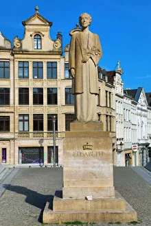 Statue of Elisabeth of Bavaria, Queen of Belgium, in the Place de L Albertine, Brussels