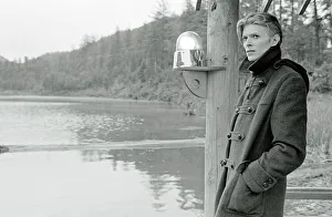 <b class=qtipBold><figcaption>The Man Who Fell To Earth</figcaption></b><br>David Bowie in a production shot for The Man Who Fell To Earth<br><em>© Copyright © Studiocanal Films Ltd</em> The Man Who Fell To Earth