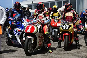 motorsport collections/motorsport 2022 goodwood festival speed june 2022 two wheel grand prix heroes/cj11 5288 impressive line riders bikes