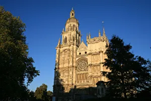 <b class=qtipBold><figcaption>Evreux cathedral</figcaption></b><br><em>© Godong/UIG</em> Evreux cathedral
