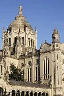 <b class=qtipBold><figcaption>Lisieux basilica</figcaption></b><br><em>© Godong/UIG</em> Lisieux basilica