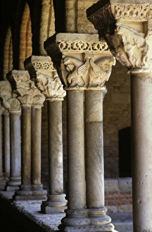 <b class=qtipBold><figcaption>Moissac church cloister</figcaption></b><br><em>© Godong/UIG</em> Moissac church cloister