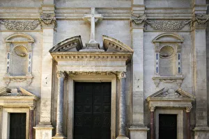 <b class=qtipBold><figcaption>Saint-Siffrein cathedral</figcaption></b><br>Saint-Siffrein cathedral, Carpentras<br><em>© Godong/UIG</em> Saint-Siffrein cathedral