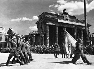 1940s Gallery: Soviet red army troops during a victory parade in front of the brandenburg gate in berlin