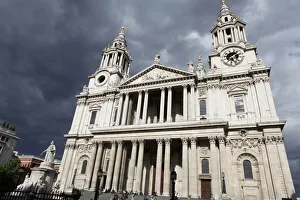 <b class=qtipBold><figcaption>St Paul's cathedral</figcaption></b><br><em>© Godong/UIG</em> St Paul's cathedral