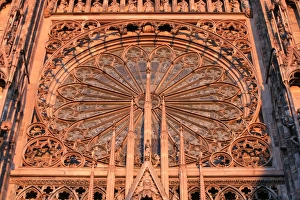 <b class=qtipBold><figcaption>Strasbourg cathedral</figcaption></b><br><em>© Godong/UIG</em> Strasbourg cathedral