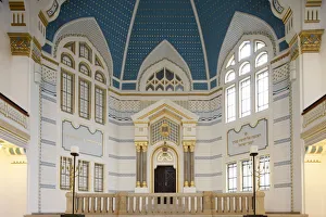 <b class=qtipBold><figcaption>The synagogue of Pava street</figcaption></b><br>The synagogue of Pava street.<br><em>© Godong/UIG</em> The synagogue of Pava street