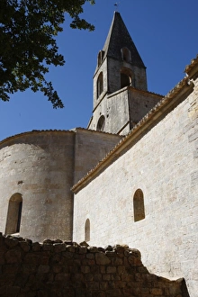 <b class=qtipBold><figcaption>Thoronet abbey church</figcaption></b><br><em>© Godong/UIG</em> Thoronet abbey church