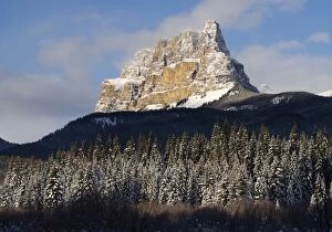 Tourist Attractions Collection: Castle Mountain, Banff National Park, Alberta, Canada