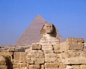 Egypt Collection: Pyramid and Great Sphinx in Giza, Egypt