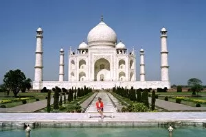 Seated Gallery: India-Diana-Taj Mahal
