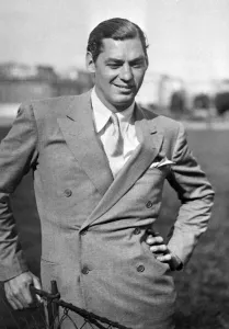 Swimming Gallery: Johnny Weissmuller in Paris
