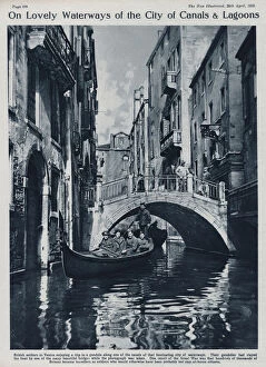 Enjoying Gallery: British soldiers enjoying a gondola trip on the canals of Venice, Italy (b / w photo)
