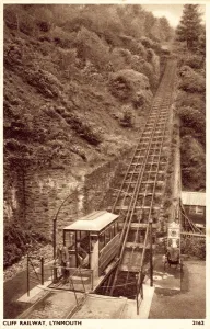 Cliff Railway Gallery: Cliff Railway, Lynmouth (b / w photo)