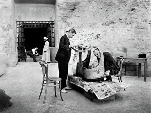 Tutankhamun Collection: Discovery of the tomb of pharaoh Tutankhamun in the Valley of the King in 1923 (photo)
