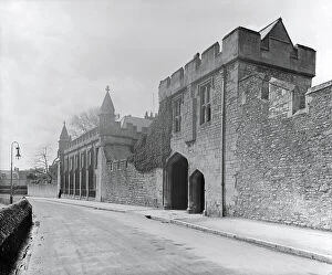 Gatehouse Collection: View at Wells Cathedral (b/w photo)