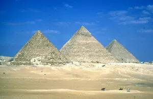 Ancient Egyptian Architecture Gallery: Pyramids of Khafre and Mycerinus, Giza, Egypt, 4th Dynasty, c26th century BC