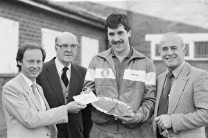 Platter Collection: David Seaman, Goalkeeper, with his Young Player Of The Month Award for December 1985